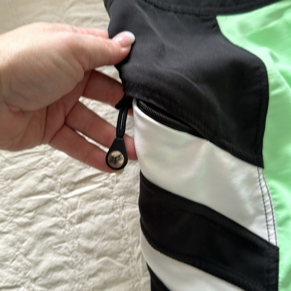 Fox youth size 7 sports shorts with zip pocket, lime, green, and black-white - Picture 6 of 13